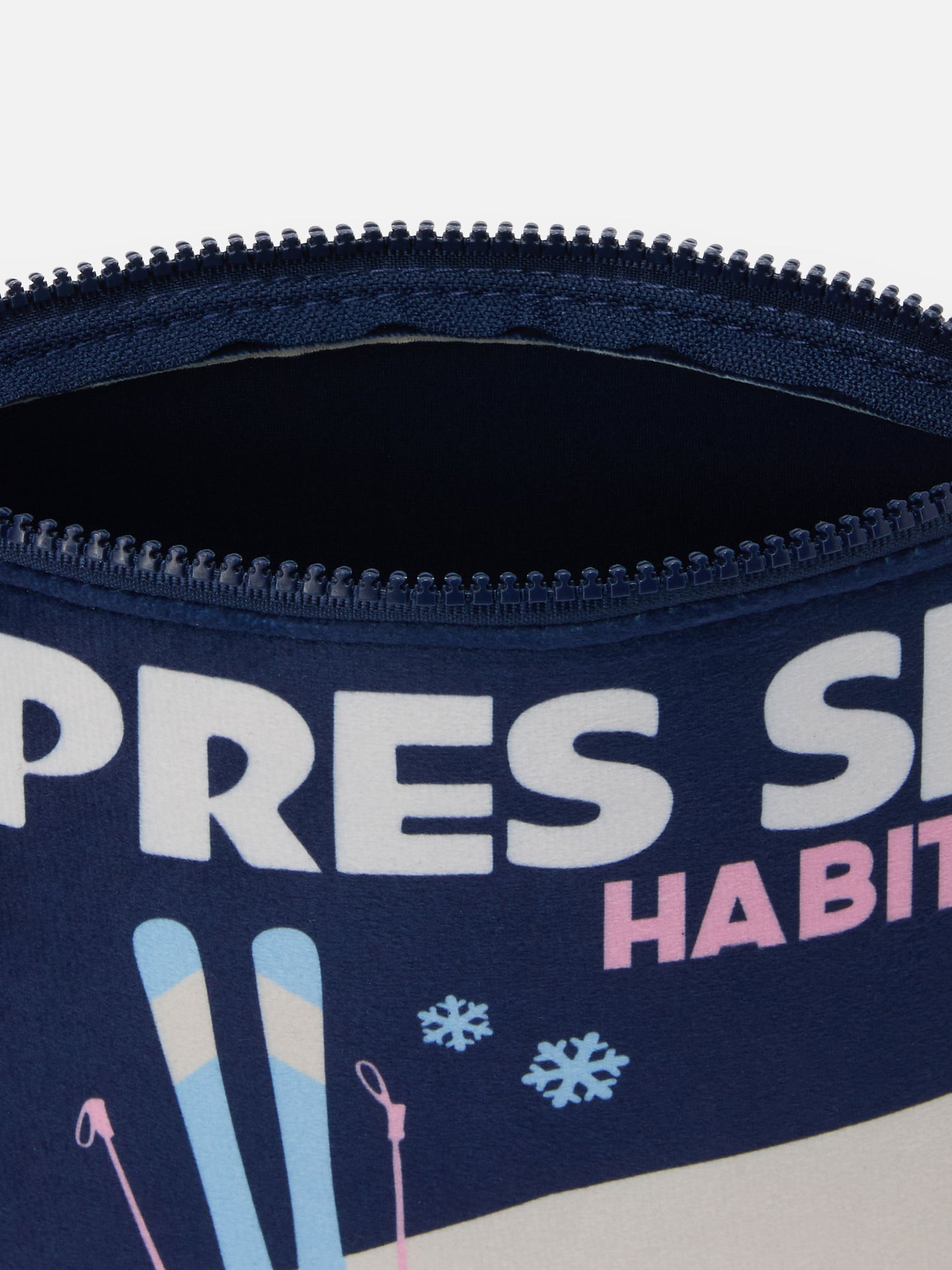 Aline-Pouch aus Wollimitat mit Après-Ski-Print