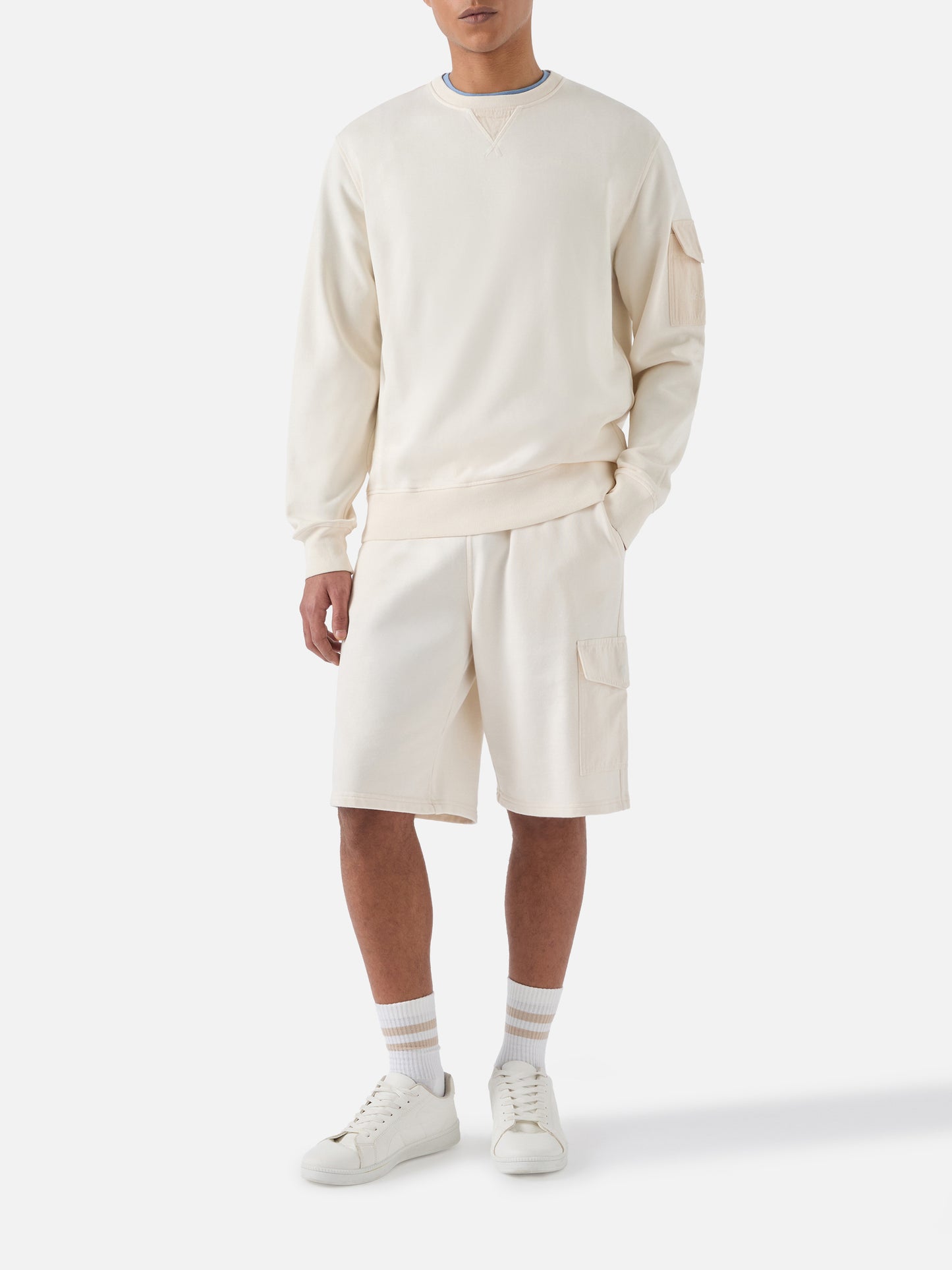 Felpa Chester in felpa tinta unita crema con tasca applicata