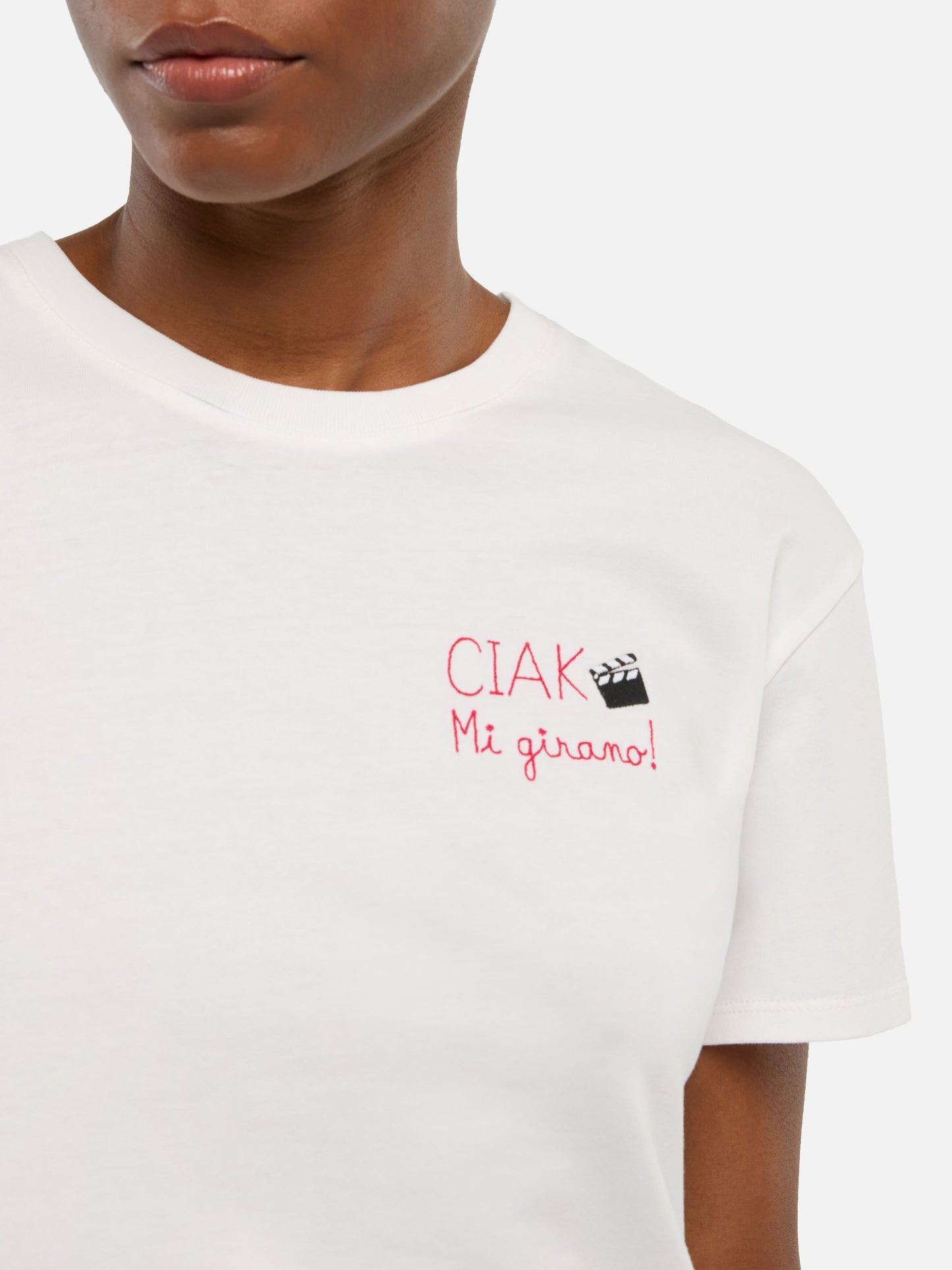 Emilie cotton t-shirt with Ciak mi girano embroidery