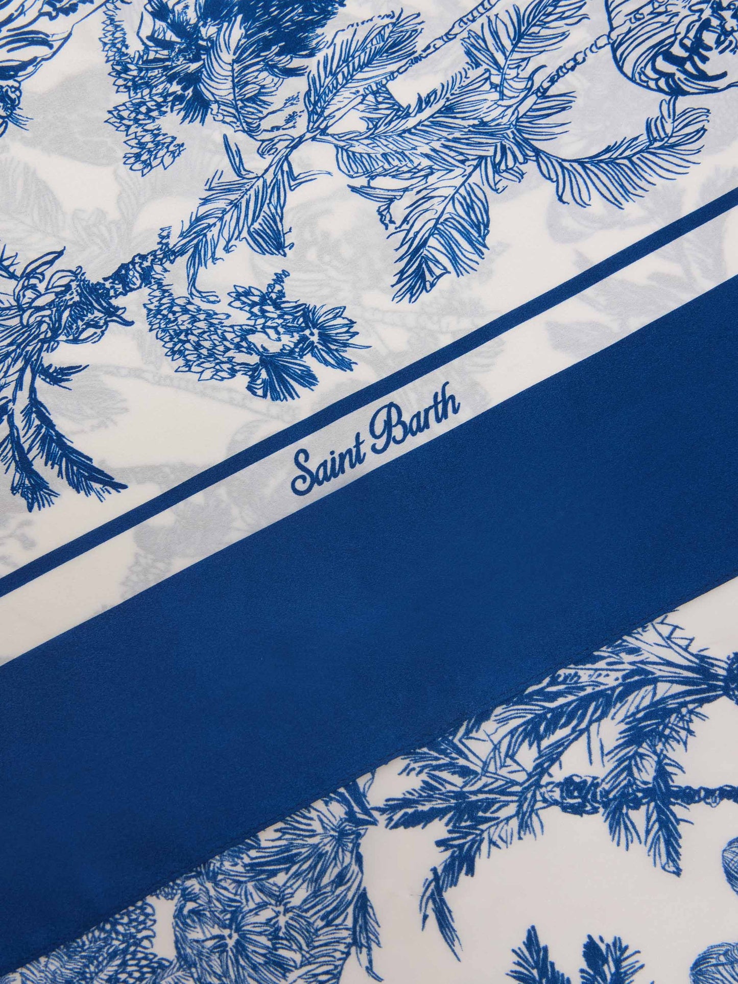Kitana pure silk foulard with toile de jouy print