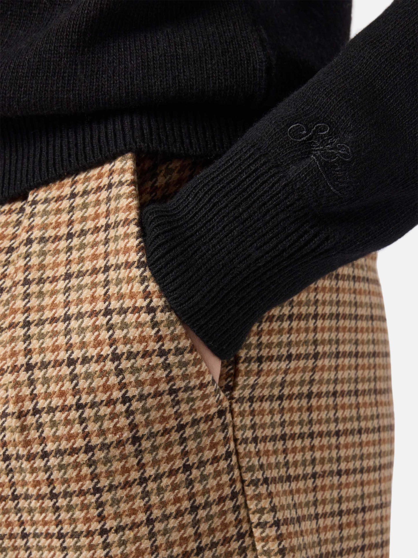 New Queen cashmere-blend sweater in black with Vacanze di Natale jacquard | VACANZE DI NATALE SPECIAL EDITION