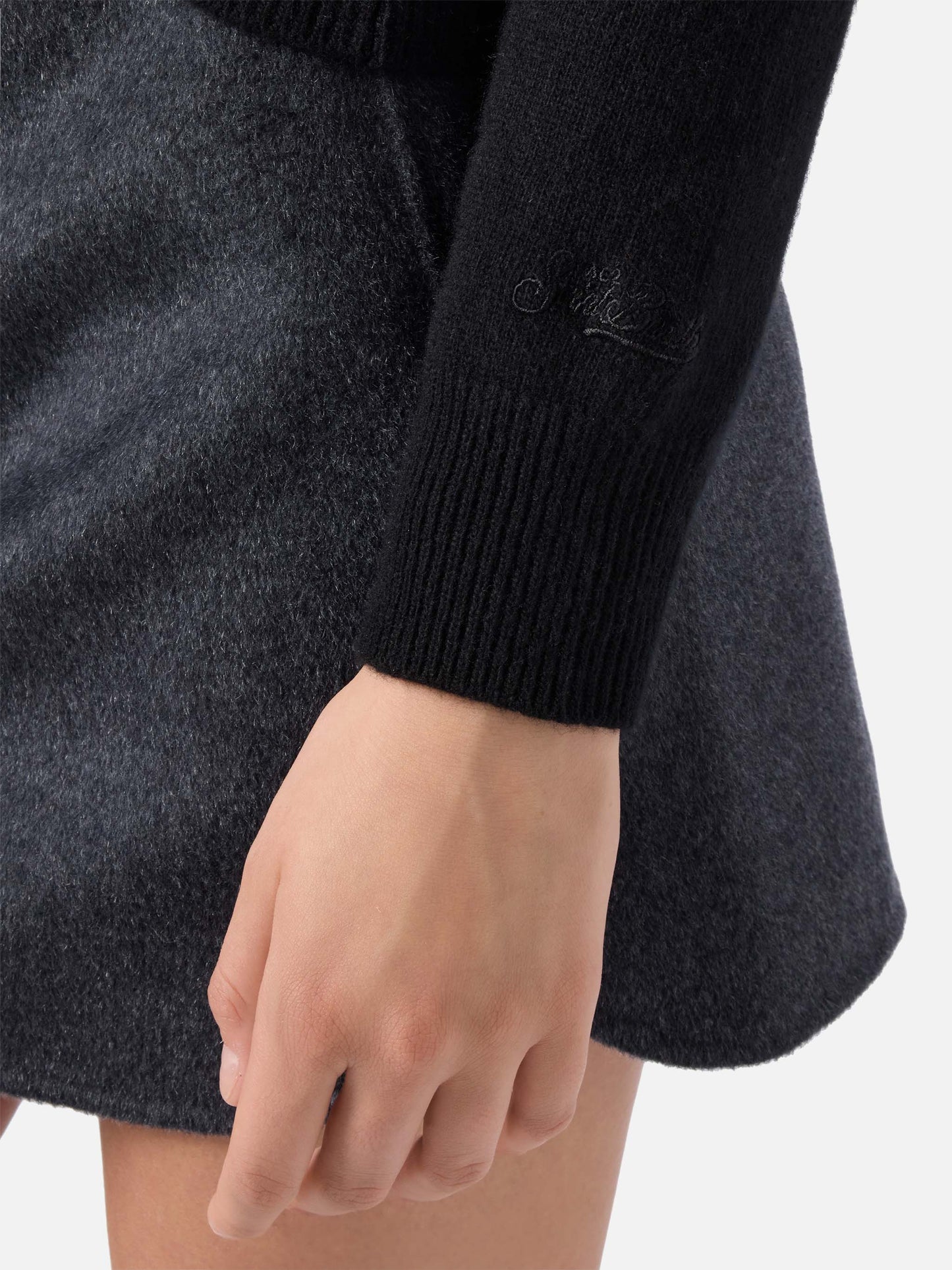 Neuer Queen-Pullover aus Kaschmirmischung in Schwarz mit Adoro-Jacquard