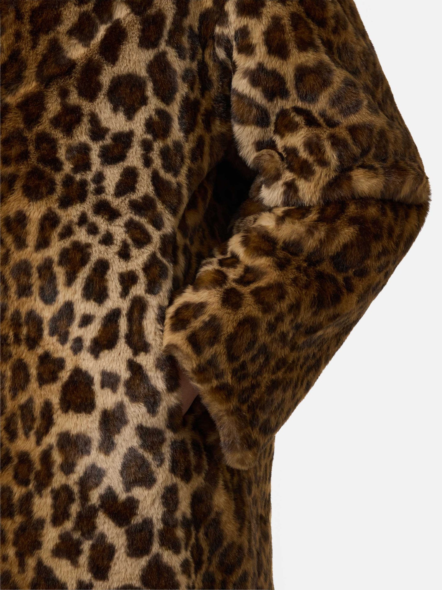 Rouge faux-fur coat with leopard print