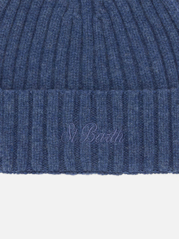 Berretto Wengen in blu denim con ricamo St. Barth sul risvolto