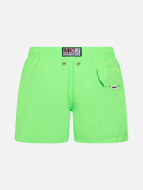 Badeshorts für Jungen aus leichtem Stoff in Neongrün Jean Lighting Pantone | PANTONE® SPECIAL EDITION