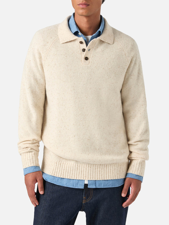 Polo en maille Donegal Alfie beige en mélange de laine 