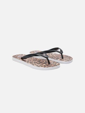 Alma rubber slip-on flip flops with leopard print