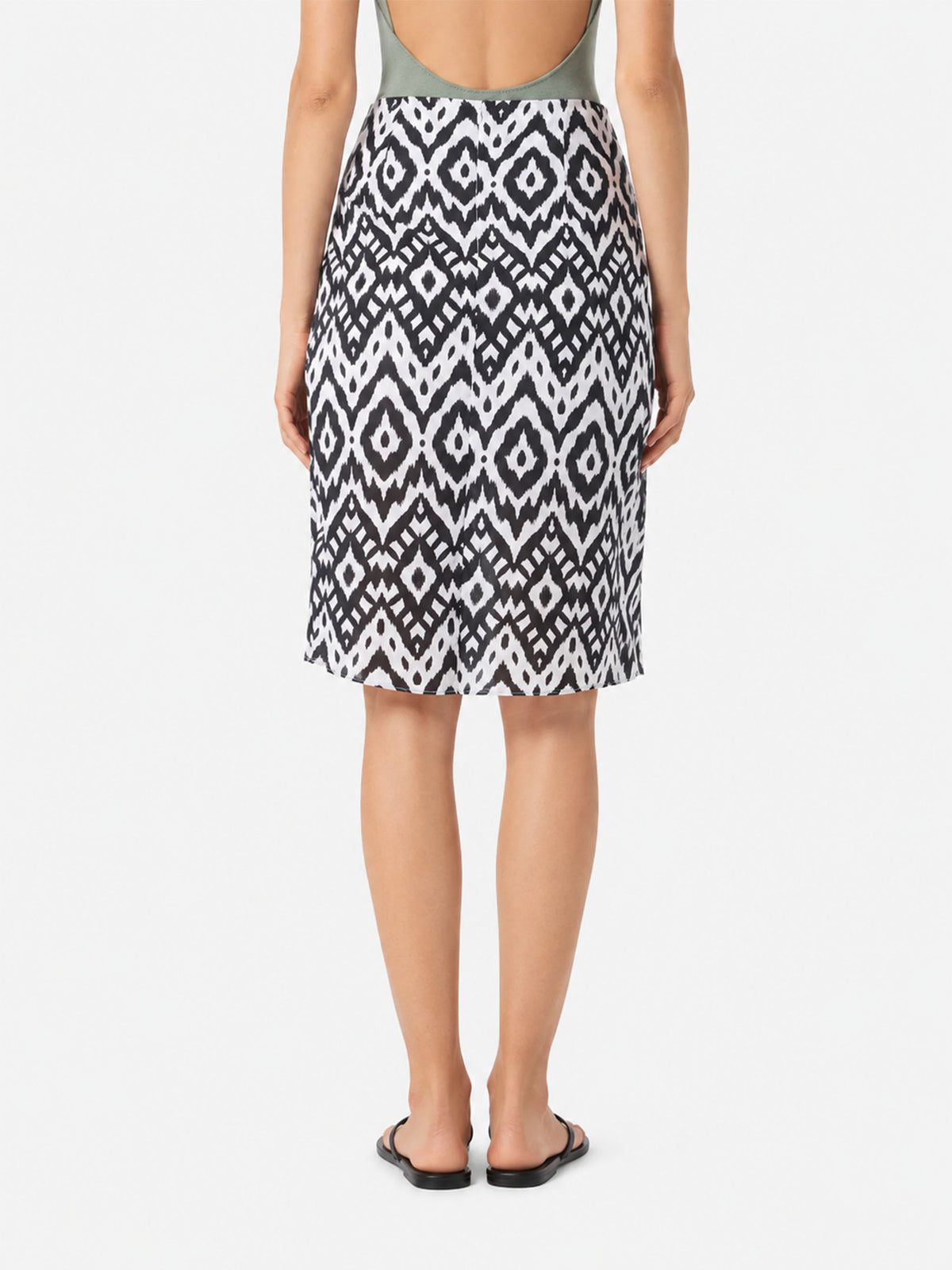 Jupe midi Amanda noire et blanche à motif ikat 
