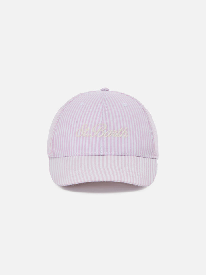 Baseball cap with visor in cotton seersucker with pink and white stripes