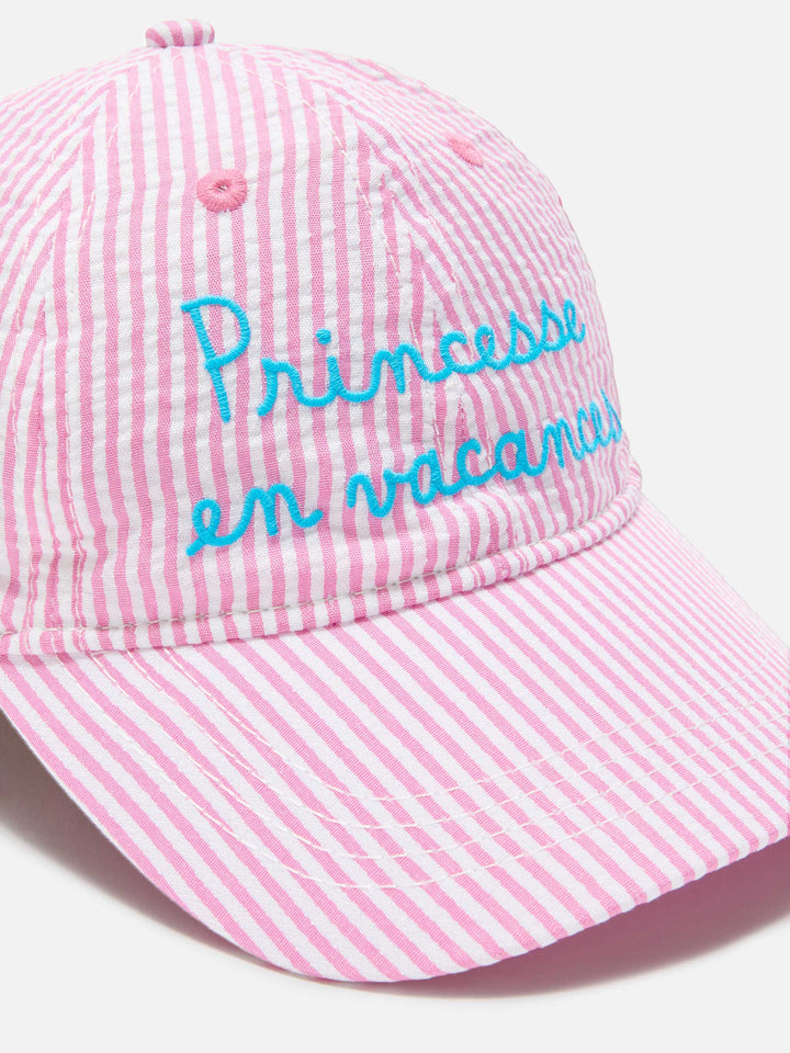 Baseball cap with visor in pink and white striped seersucker cotton with embroidery