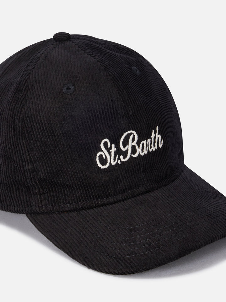 Schwarze Kappe aus Baseball Cord mit Logostickerei 