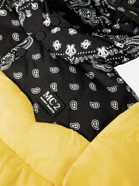 Kapuzen-Daunenjacke Baxter Jr. mit Bandana-Print