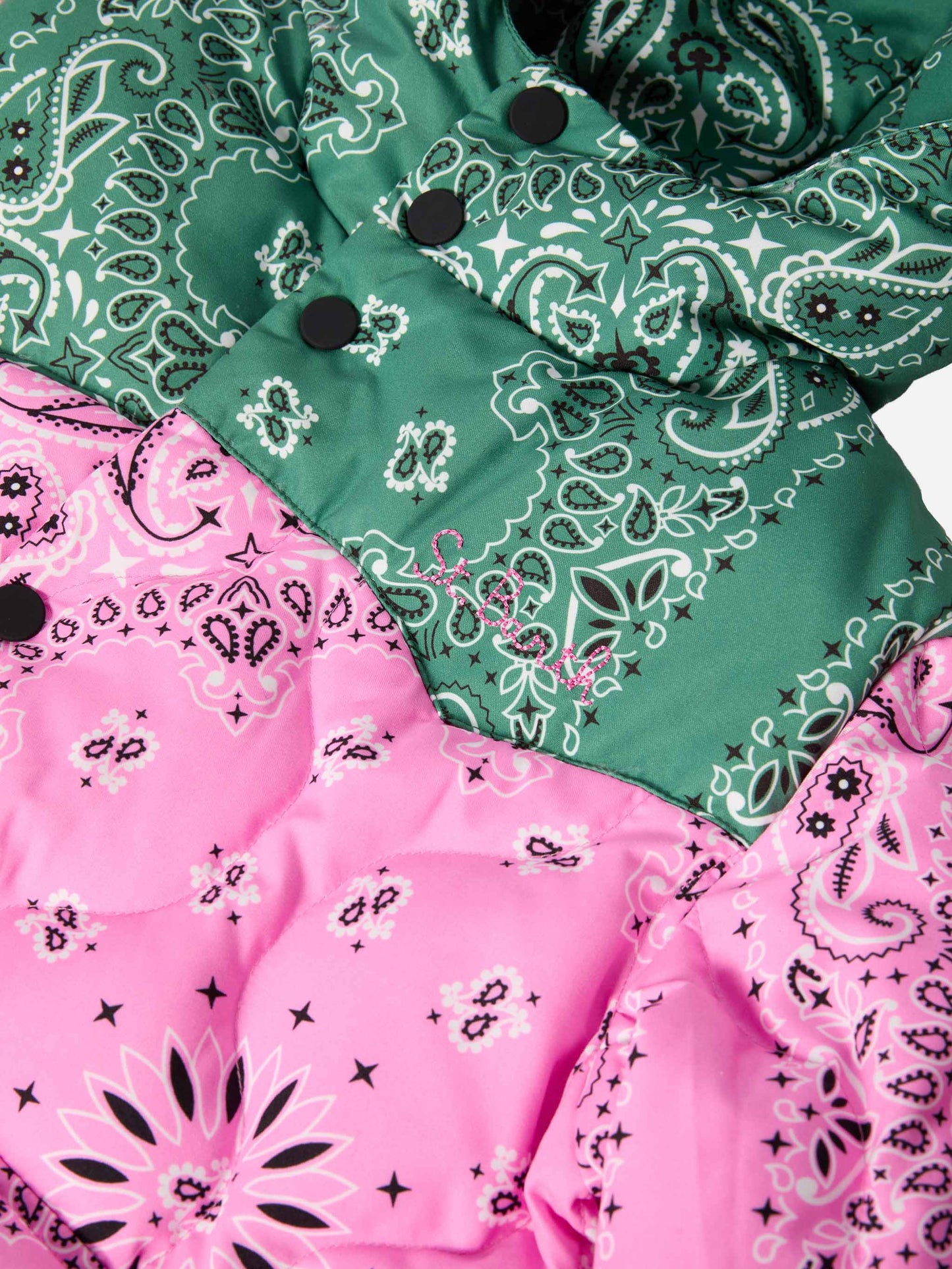 Kapuzen-Daunenjacke Baxter Jr. mit Bandana-Print