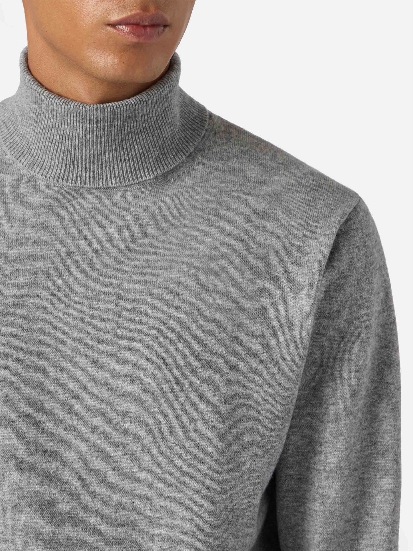 Turtleneck sweater Bond in grey melange merino wool and cashmere