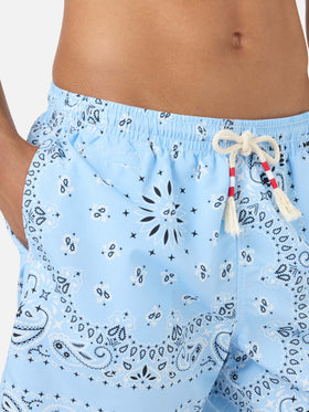 Short de bain Caprese avec imprimé bandana bleu clair 