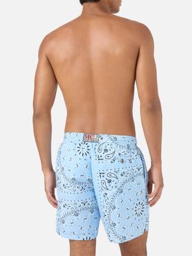Short de bain Caprese avec imprimé bandana bleu clair 