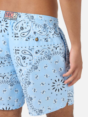 Short de bain Caprese avec imprimé bandana bleu clair 