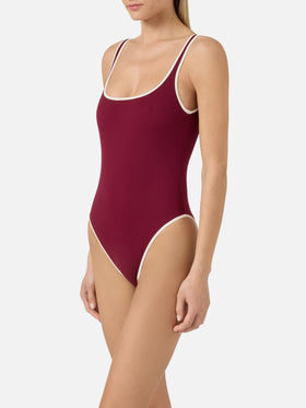 Costume intero Cassandra String bordeaux con dettagli a contrasto