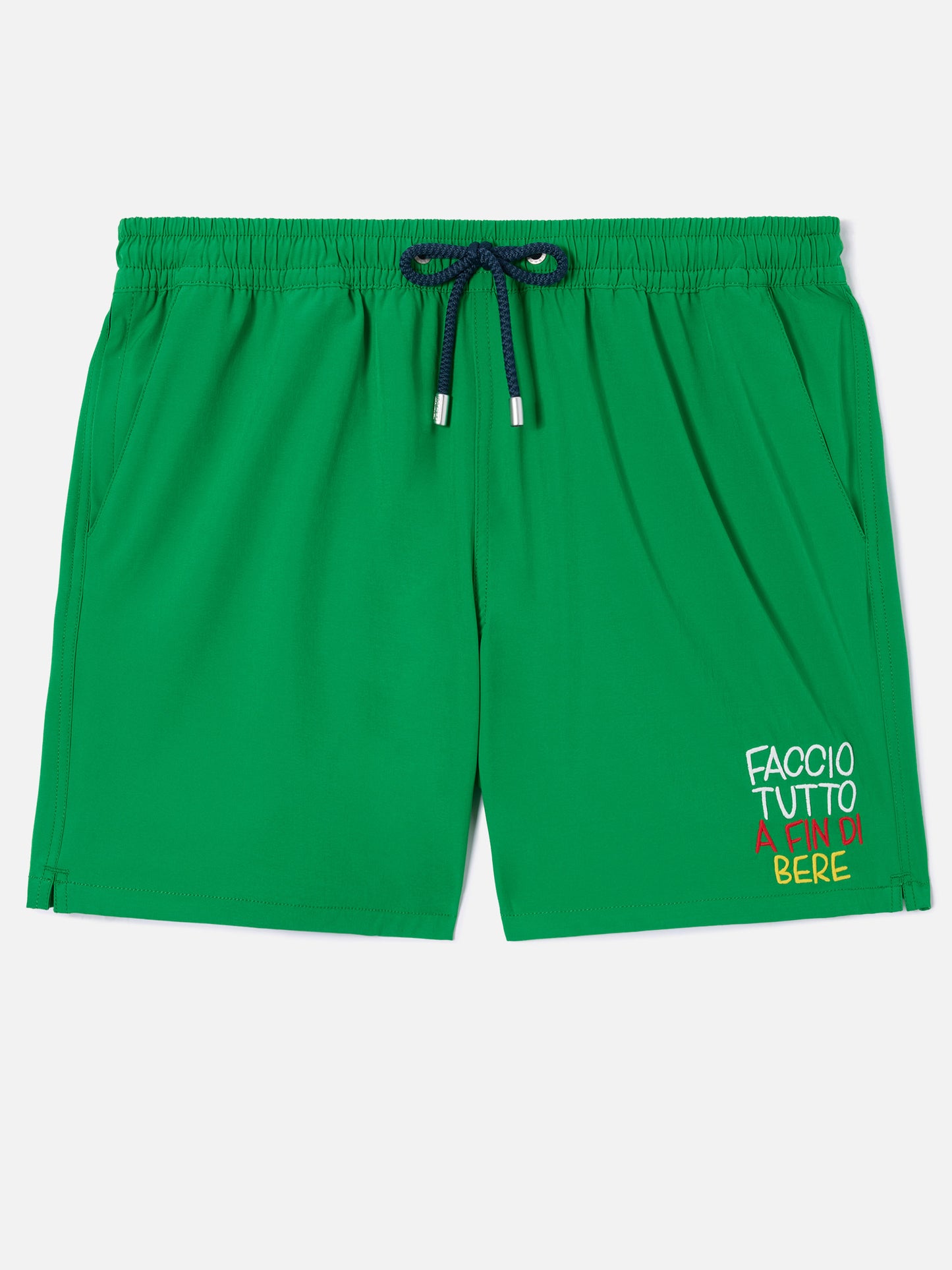 Comfort swim shorts in green with Faccio tutto a fin di bere embroidery