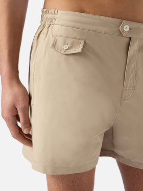 Bañador Capferrat en beige con logo bordado 