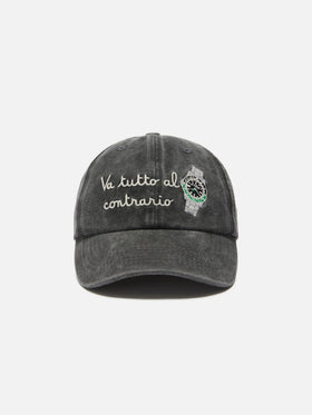 Gorra de béisbol Davis de algodón en negro con bordado Va tutto al contrario 