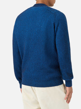 Davos gerippter blauer Pullover mit halbem Rollkragen 
