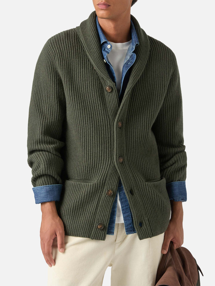 Cárdigan verde de lana Glasgow con cuello chal 