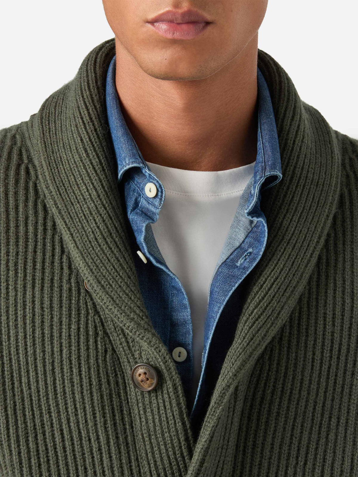 Cardigan Glasgow verde in lana con collo a scialle