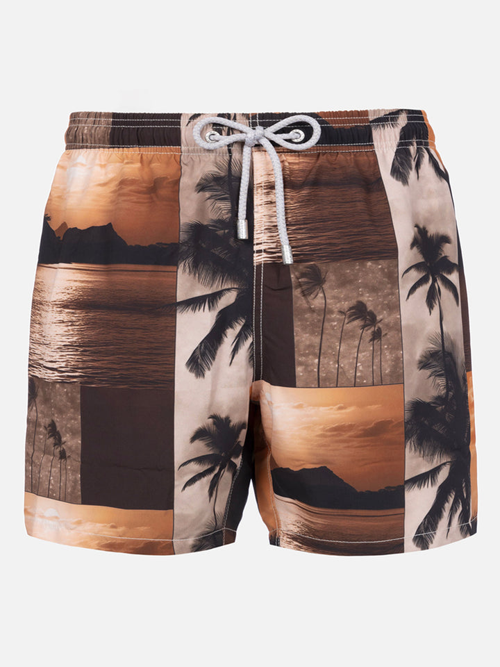 Mittellange Gustavia-Badeshorts für Herren mit Foto-Sonnenuntergang-Print|  AI CO-CREATED DESIGN BY RICKDICK - POWERED BY RED-EYE