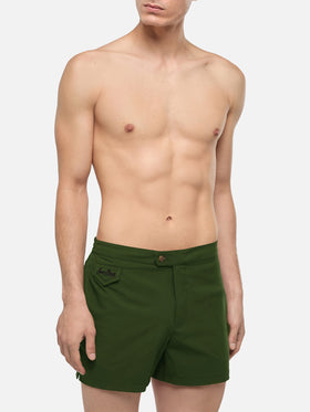 Harrys – figurbetonte Badeshorts in Militärgrün