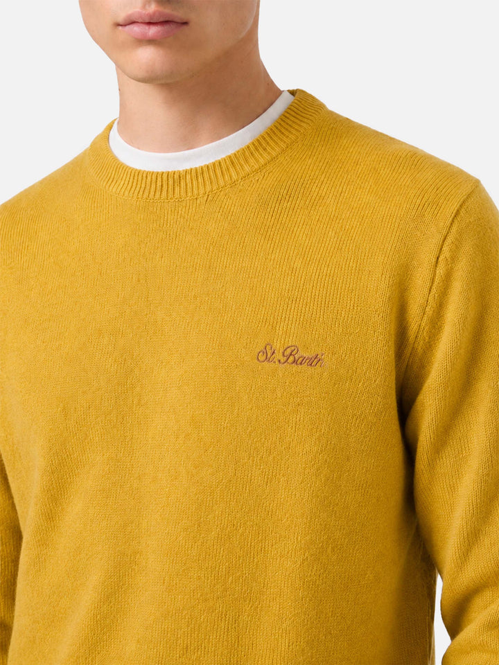 Suéter Regent en lana de cordero color amarillo ocre 
