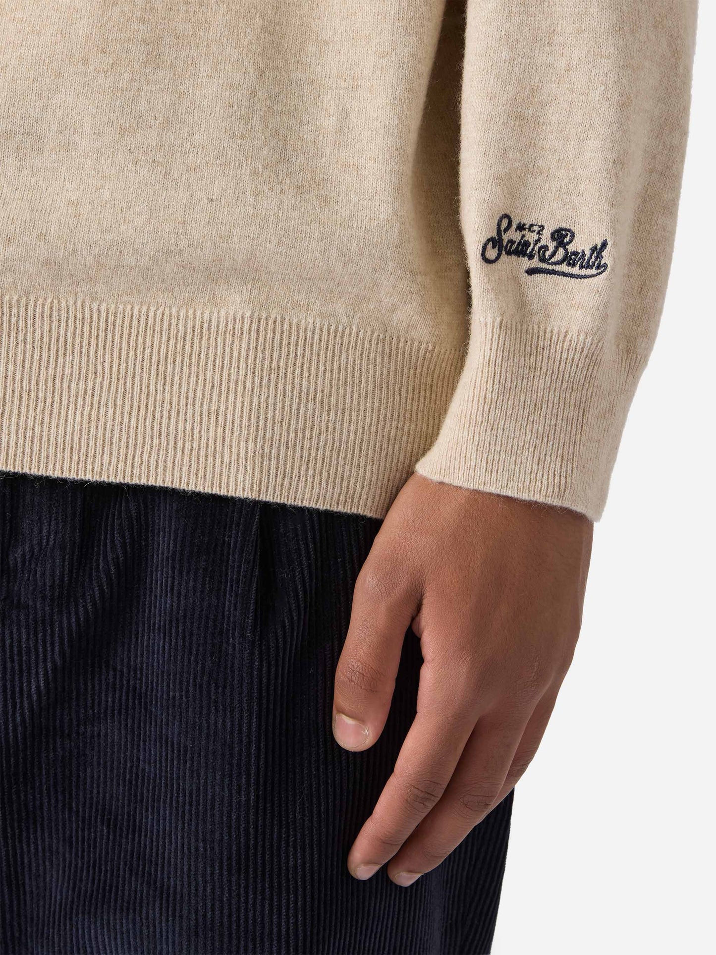Maglione a girocollo Heron Light con ricamo La cugina del tortellino, la Gnocca! | VACANZE DI NATALE SPECIAL EDITION