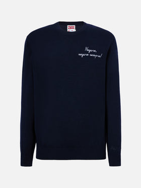 Rundhalspullover Heron Light mit Negare, negare sempre! Stickerei | VACANZE DI NATALE SONDERAUSGABE