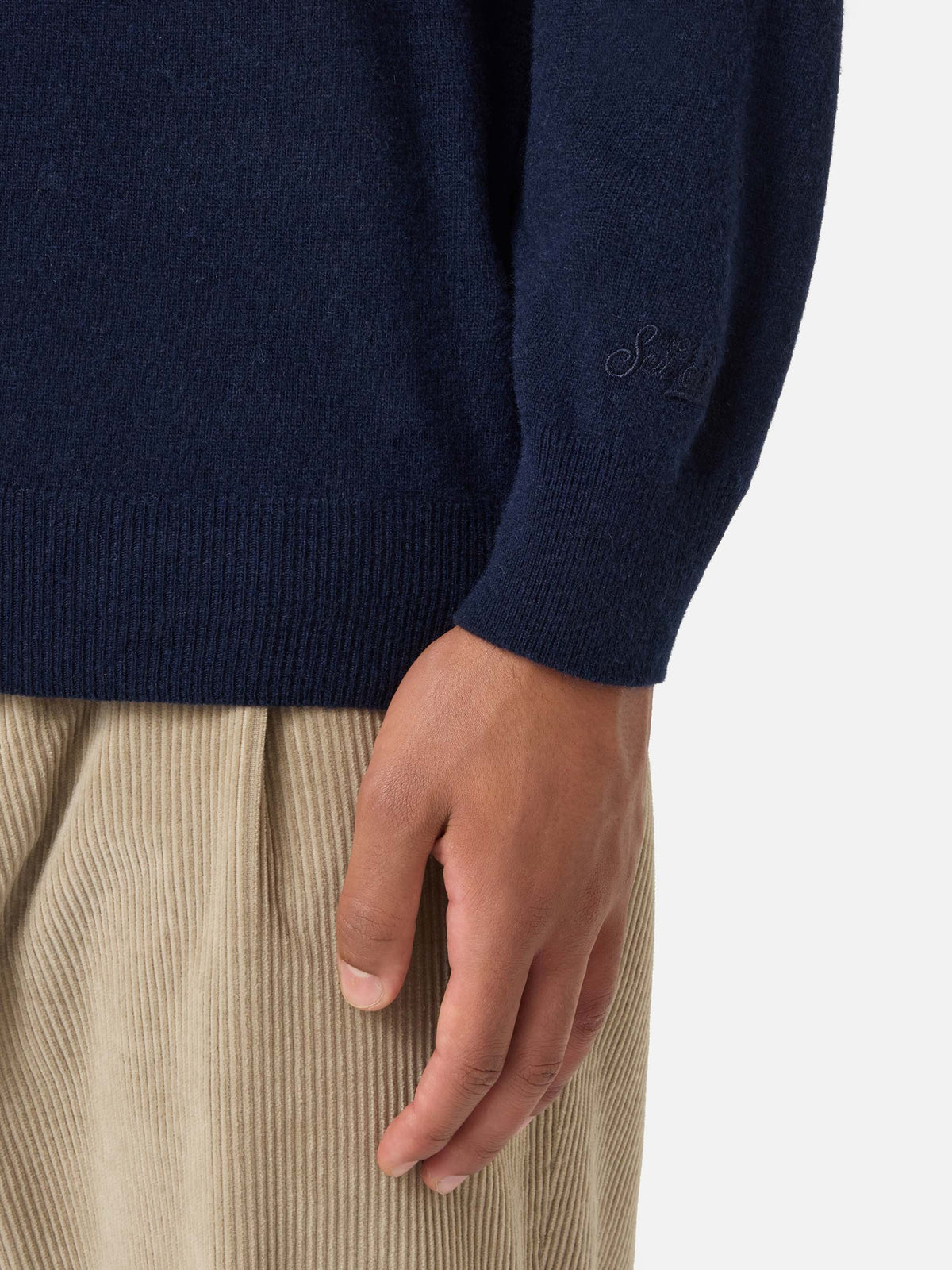 Pull en maille ras-du-cou Heron Light bleu marine blue avec broderie 