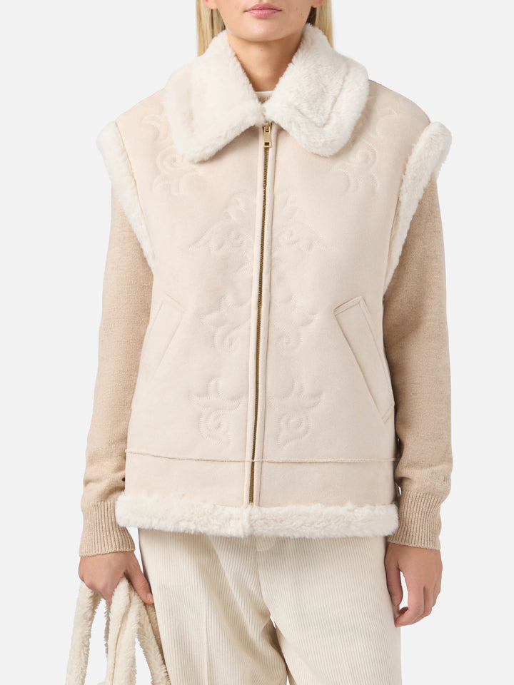 Gilet Hesketh in eco montone con ricamo texano