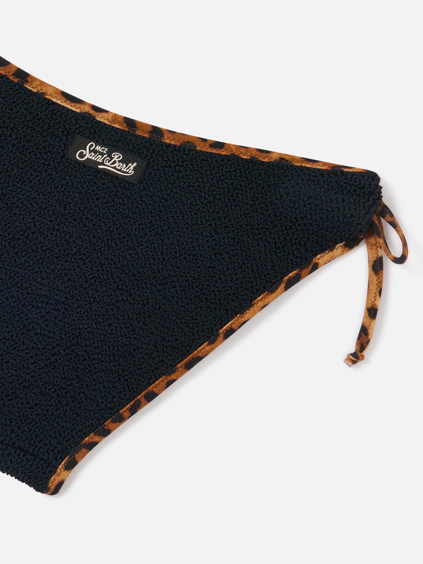 Bikini noir en tissu crinkle Jaiden String avec finitions léopard 