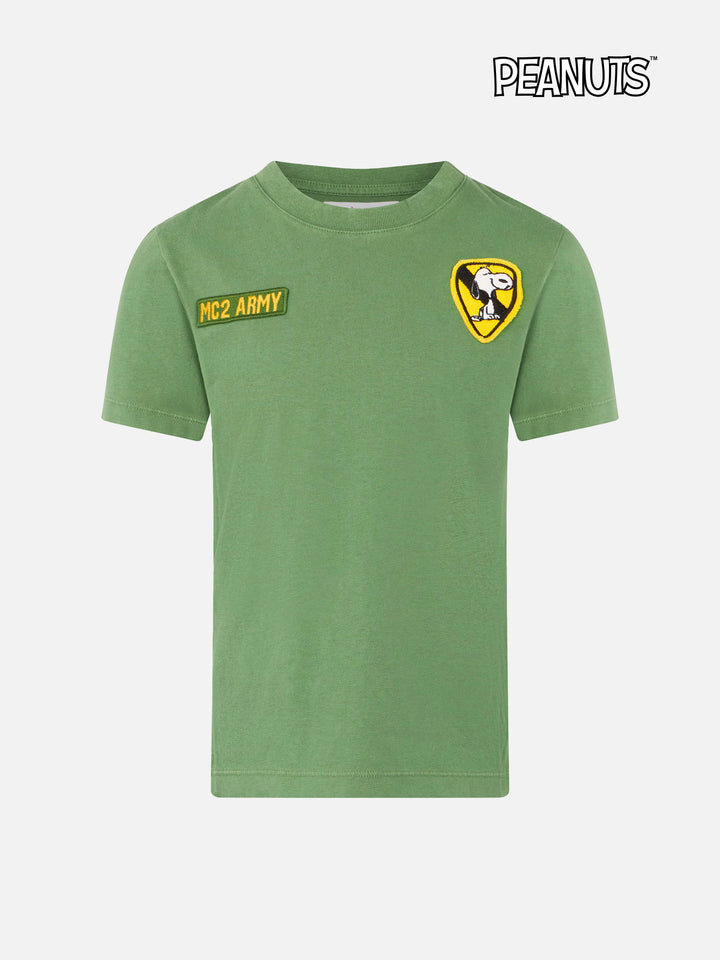 T-shirt da bambino verde militare con stampa Snoopy | SNOOPY - EDIZIONE SPECIALE PEANUTS™