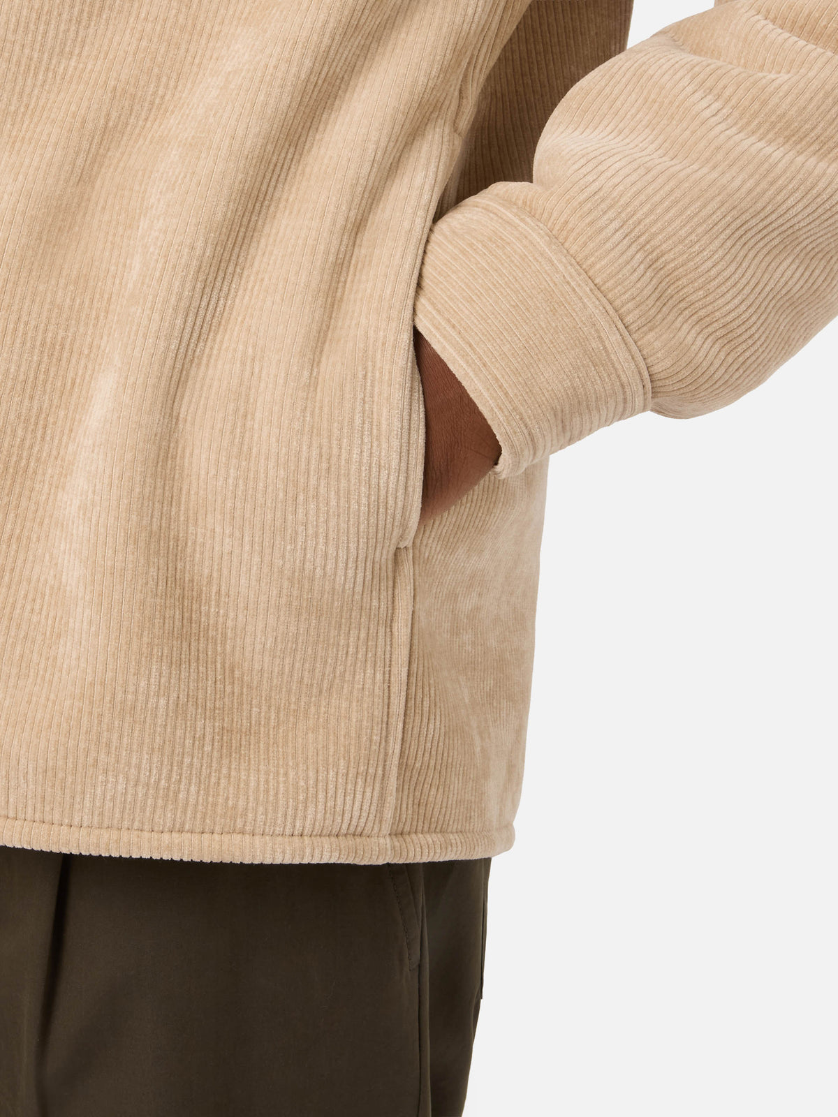 Beigefarbenes Landeck Cord-Overshirt mit Teddyfutter 