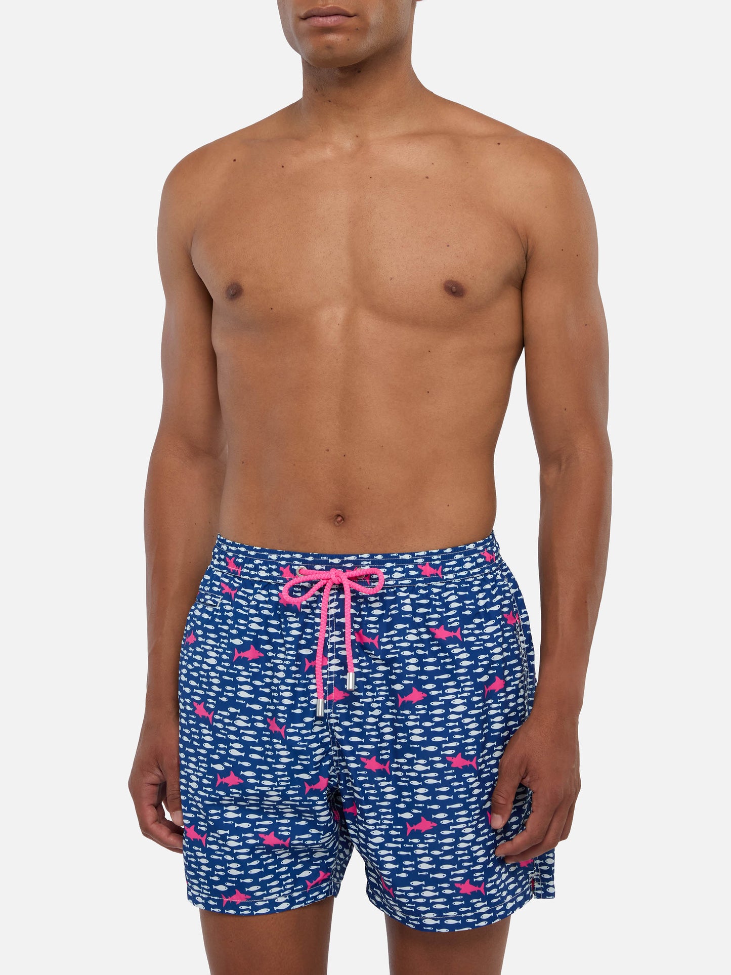 Herren-Badeshorts aus leichtem Stoff mit Fisch- und Hai-Aufdruck