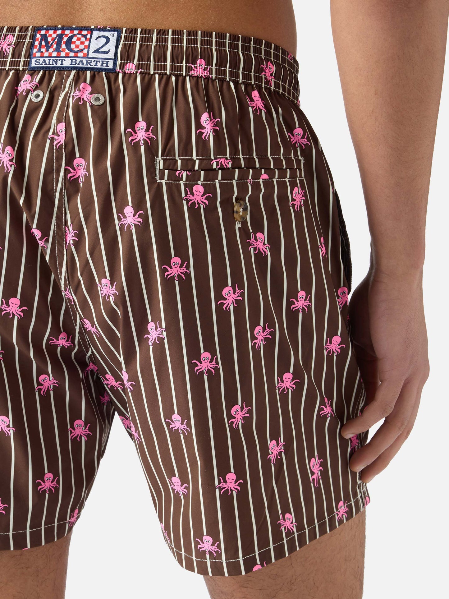Short de bain micro Lighting à rayures marron avec imprimé pieuvres all-over 