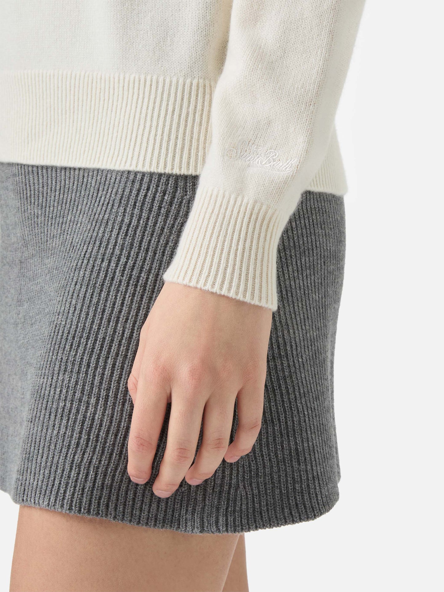 Louise Kaschmirpullover in Weiß mit St. Moritz Strassapplikation