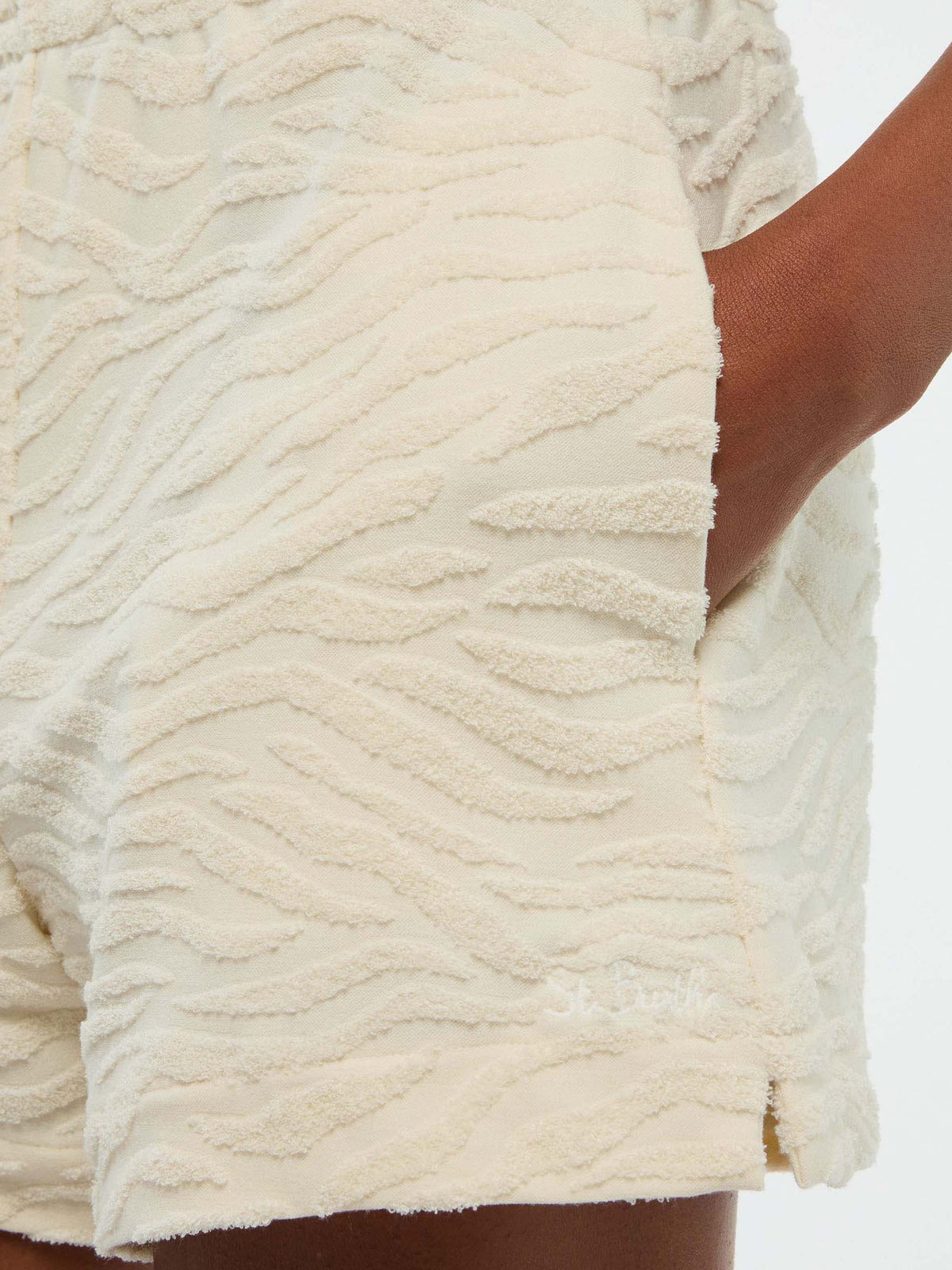 Short de plage Meave en coton éponge avec motif zébré embossé 