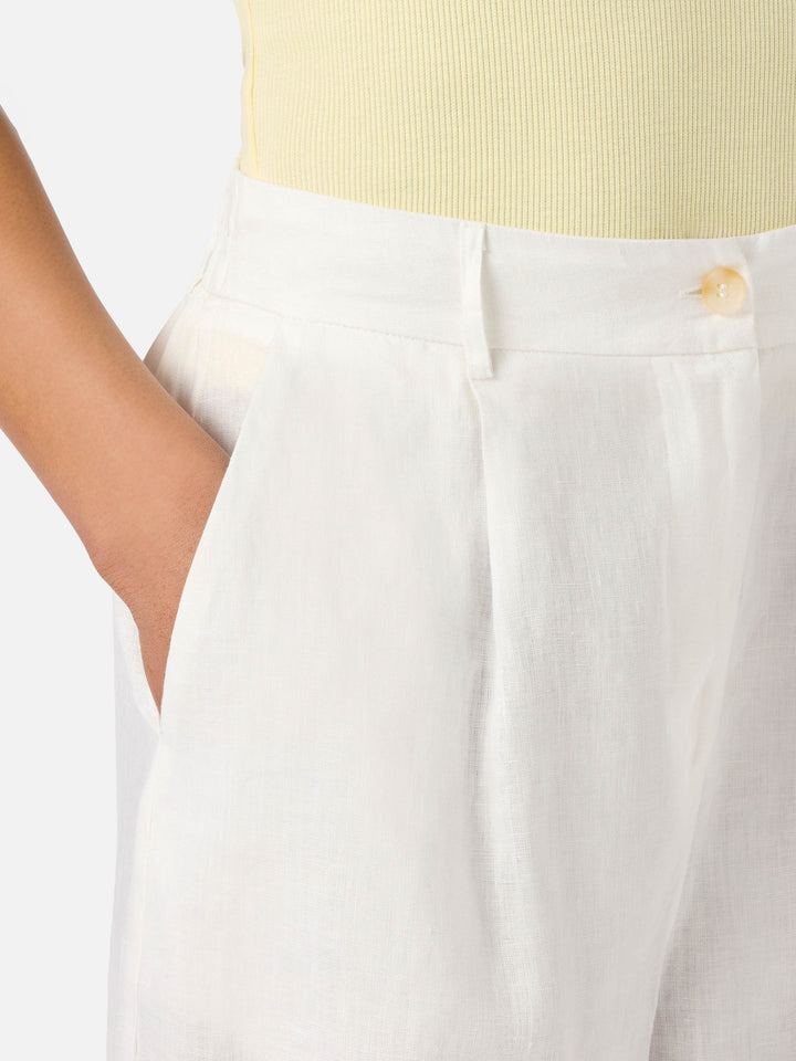 White Maggy linen shorts