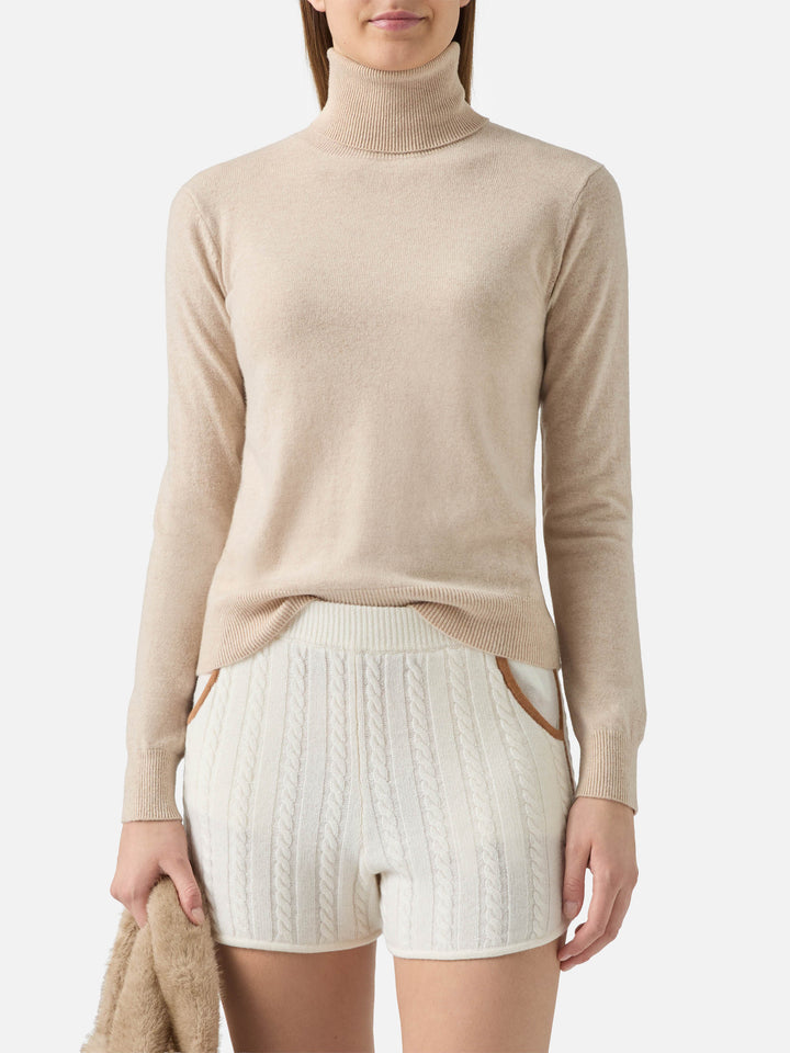 Dolcevita  Moody in cashmere beige melange  con ricamo St. Barth