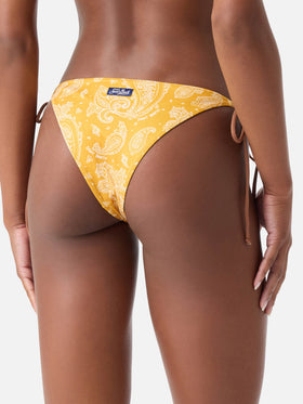 Braguita de baño Marielle color ocre con estampado paisley 