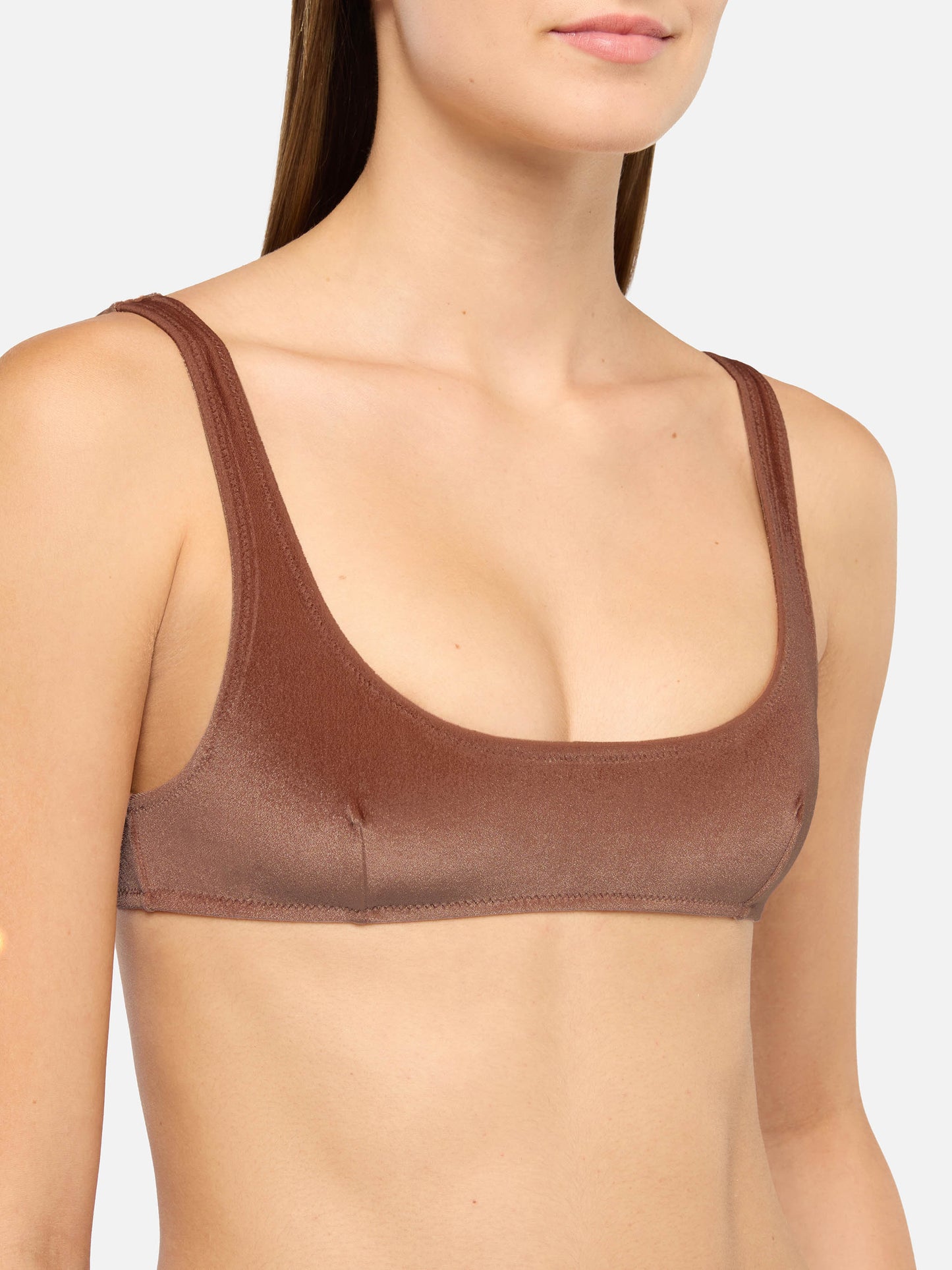 Naomi – Freche Badehose aus kamelbraunem Samt – Naima – Klassisches Bralette-Oberteil aus kamelbraunem Samt