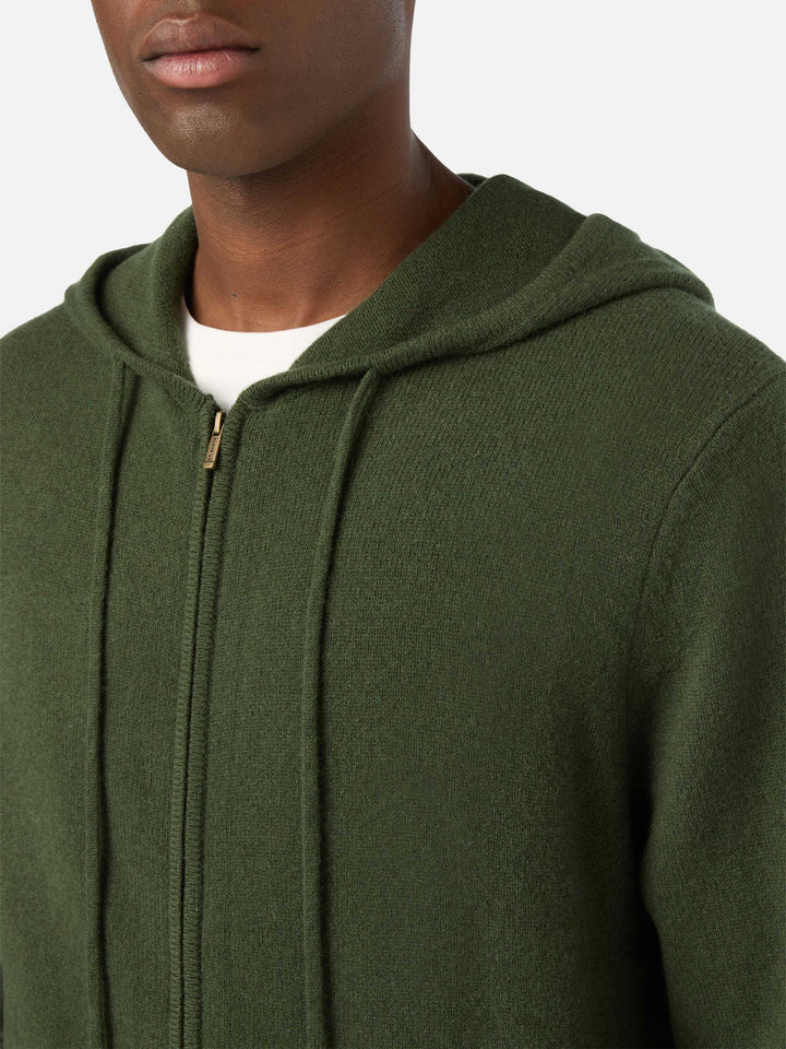 Punto con capucha Notting en lana de cordero verde militar con cremallera completa 