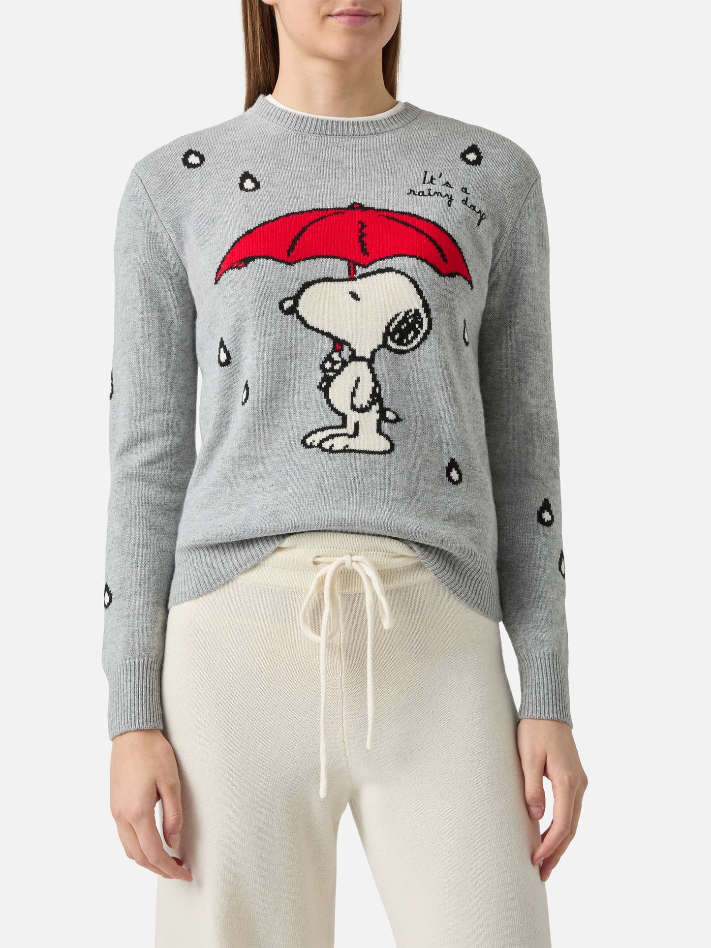 New Queen crewneck in grey with Snoopy jacquard and embroidery | PEANUTS SPECIAL EDITION