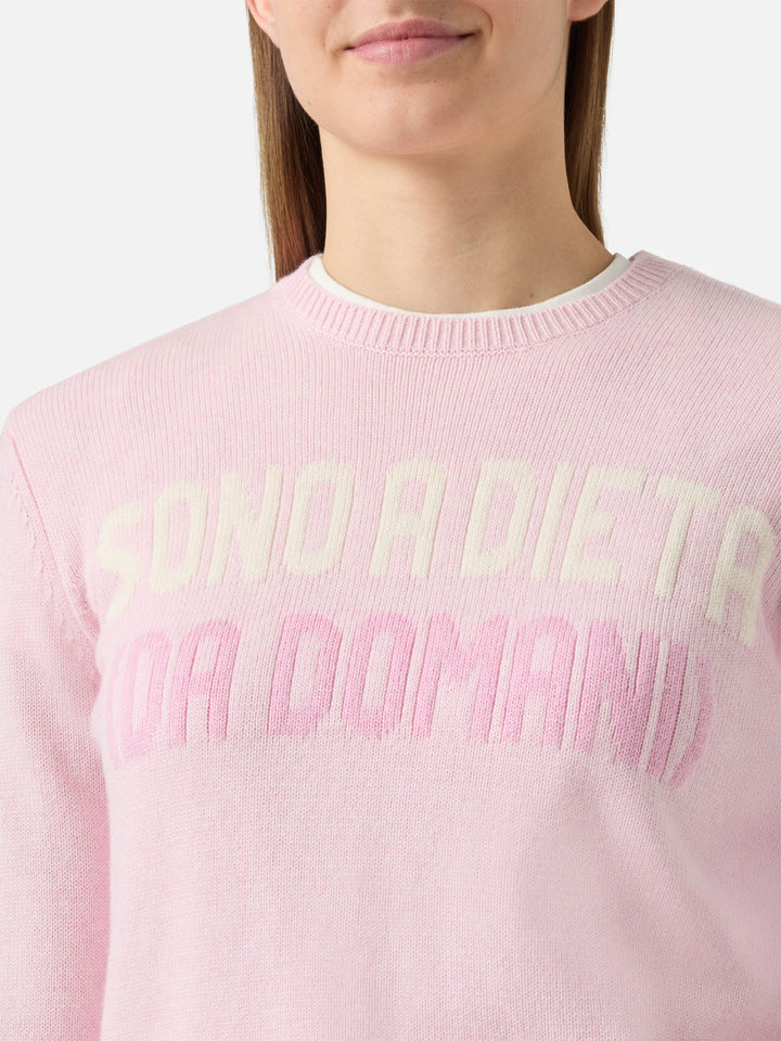 New Queen crewneck in white with Sono a dieta (domani) jacquard