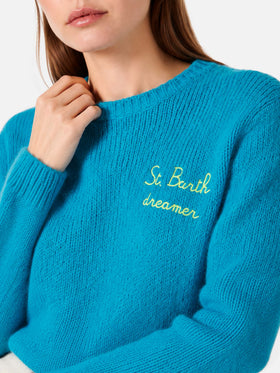New Queen hellblauer gebürsteter Pullover mit Dreamer-Stickerei 